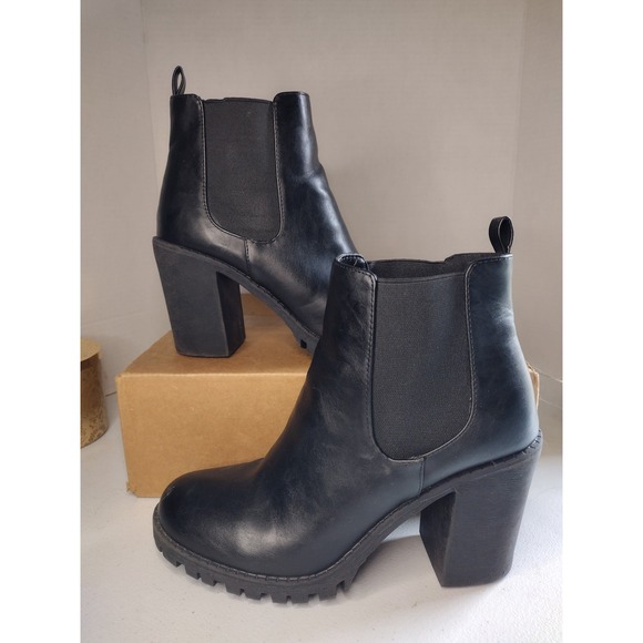 Soda women's black‎ Chelsea bootie size 10 - Picture 1 of 8